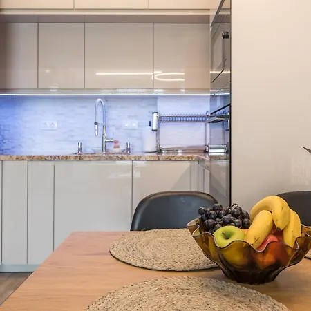 Apartment B - Lifestyle *