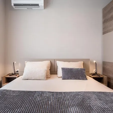 B - Lifestyle Apartment *