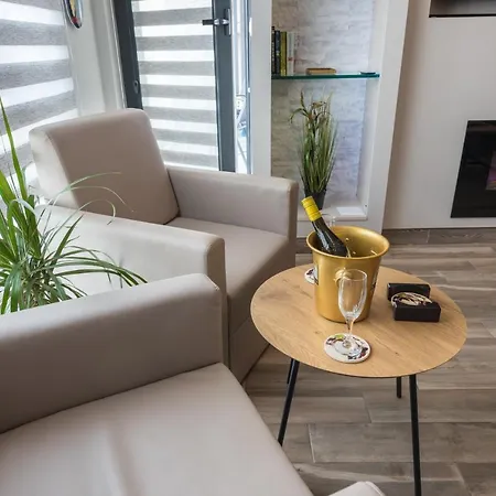 B - Lifestyle Apartment Saints Constantine and Helena