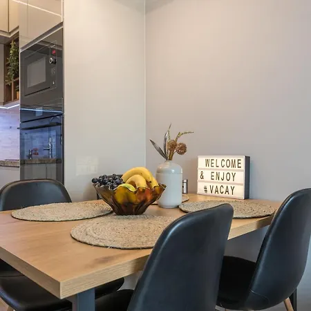 B - Lifestyle Apartment *