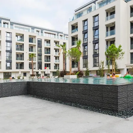 B - Lifestyle Saints Constantine and Helena