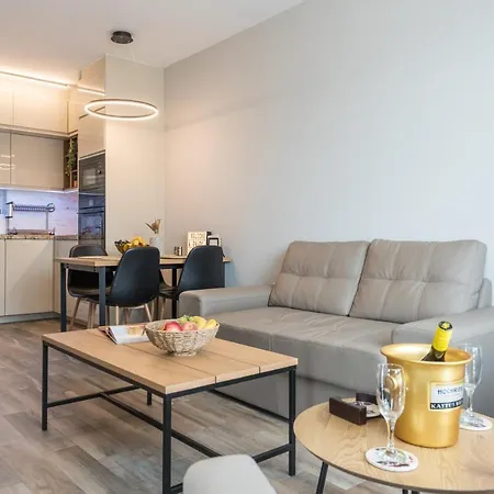 B - Lifestyle セインツ・コンスタンティン＆ヘレナ