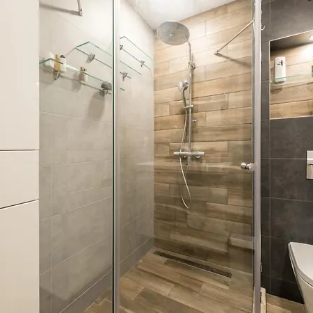 B - Lifestyle セインツ・コンスタンティン＆ヘレナ