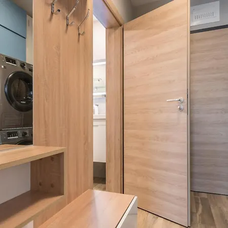 B - Lifestyle * セインツ・コンスタンティン＆ヘレナ