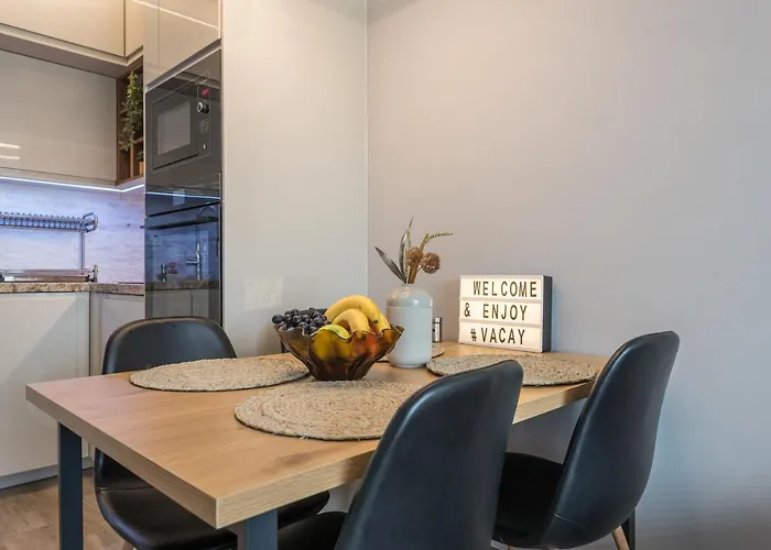 B - Lifestyle Apartment *
